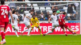 El Ipswich Town de Marcelino Núñez le gana la pulseada al Swansea City de Lawrence Vigouroux por el Championship