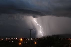 A qué hora comienzan la lluvia y tormentas eléctricas hoy: revisa las comunas de Santiago afectadas