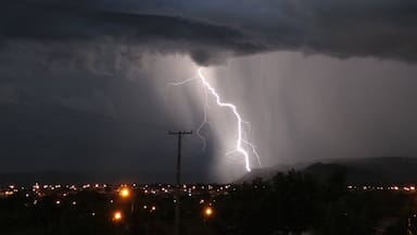 Dirección Meteorológica alerta por probables tormentas eléctricas en cinco regiones de la zona central