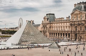 El Museo del Louvre, víctima de un robo: se llevan joyas napoleónicas de “valor incalculable”