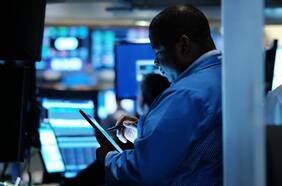 Wall Street cierra estable tras datos de inflación en EE.UU. y el IPSA se acopla a la tendencia