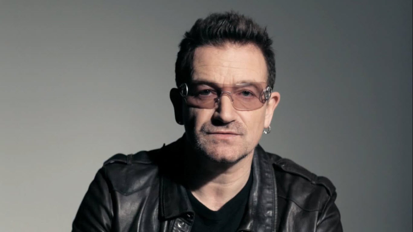 Bono, vocalista de U2.