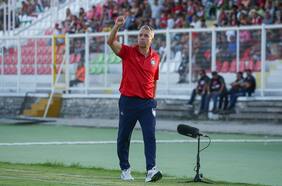 Técnico de Huachipato no le teme a Colo Colo: “Si este partido lo tomo como especial sería subestimar a los anteriores”