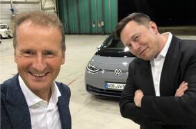No hay rivalidades, pero, ¿habrá amor?: Elon Musk visita Volkswagen y conduce el eléctrico ID.3