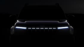 Jeep adelanta el futuro Avenger: nueva parrilla iluminada