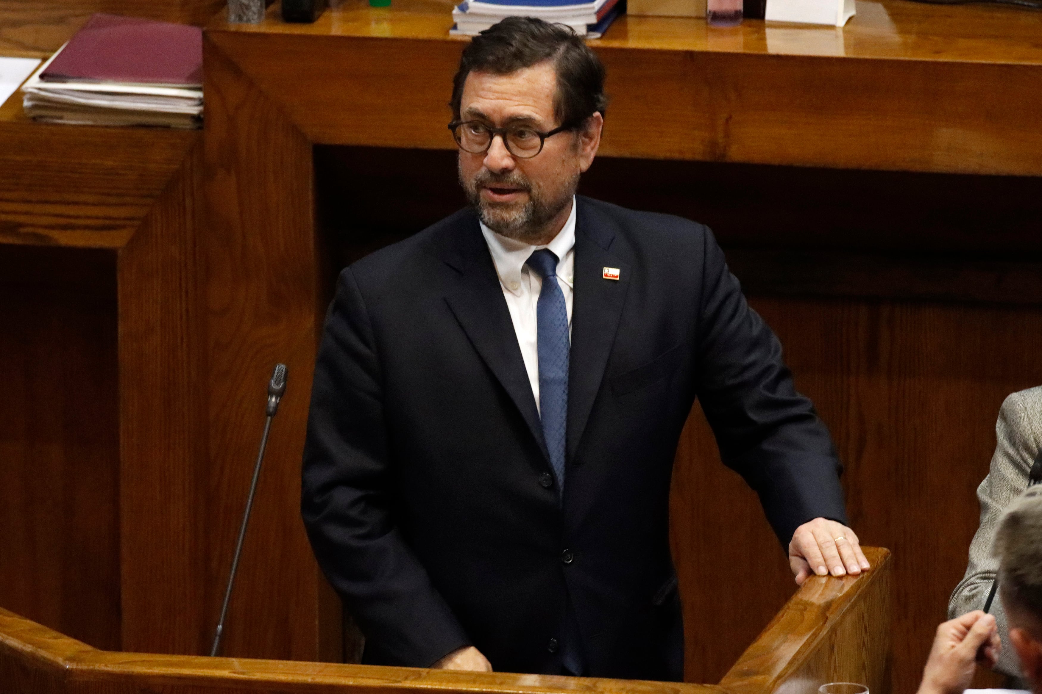 Con petición de renuncia y una firme respuesta del canciller: la dura interpelación de Venegas a Pérez Mackenna en la Cámara