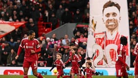Con sus hijos y esposa como protagonistas: el emotivo homenaje del Liverpool a Diogo Jota en el duelo ante Wolverhampton