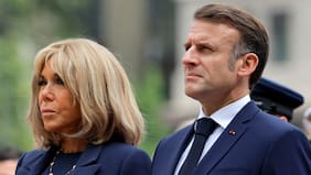 Brigitte Macron, en el centro de la polémica tras calificar de “sucias estúpidas” a activistas feministas