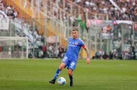 Fact Checking a la acusación de Charles Aránguiz: ¿expulsan a sus compañeros cuando enfrenta a Colo Colo en el Monumental?