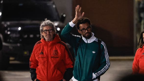Vozinha recibe masiva bienvenida en su llegada a Chile: “Estoy feliz de representar a Colo Colo”