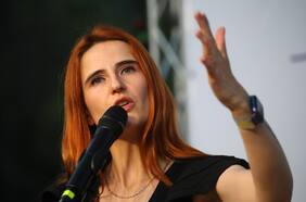 Contraloría detecta irregularidades en el uso de recursos municipales para campaña electoral de Emilia Ríos (FA) en Ñuñoa