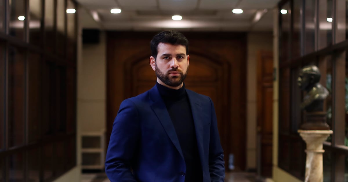 Ibáñez acusa que Republicanos está "arrodillado frente a la extrema derecha de Kaiser" tras rechazo a la AC contra Grau