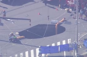 Socavón en Japón que “se tragó” un camión dejó a un hombre 4 días bajo tierra