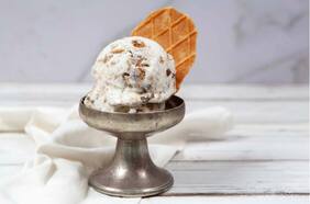 Cómo hacer un helado de pan de pascua