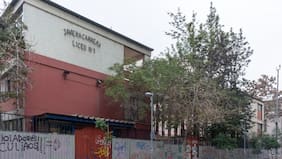SLEP Santiago Centro llama al Liceo 1 Javiera Carrera a reponer el diálogo ante toma: han perdido casi 10 días de clases