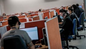 Cámara aprueba proyecto que prohíbe subcontratar call centers en el extranjero y lo despacha al Senado
