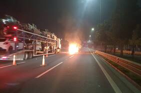 Vecinos de Cerrillos bloquean autopista Vespucio Sur por falta de suministro eléctrico