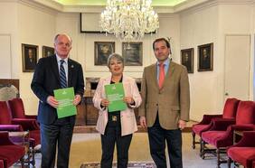 SNA presenta propuesta en materia agrícola a Jeannette Jara