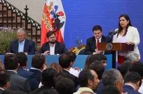 Primera jornada de fortalecimiento municipal es marcada con críticas de Delfino al Congreso y de Alessandri al gobierno