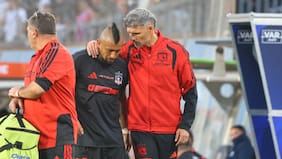 Fernando Ortiz y la lesión de Arturo Vidal en el empate de Colo Colo: “Ojalá que no sea nada”