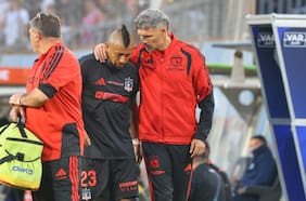 Fernando Ortiz y la lesión de Arturo Vidal en el empate de Colo Colo: “Ojalá que no sea nada”