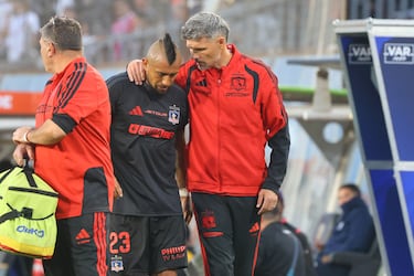 Fernando Ortiz y la lesión de Arturo Vidal en el empate de Colo Colo: “Ojalá que no sea nada”