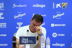 Con los ojos enrojecidos: Pablo Guede se despide entre lágrimas del Málaga