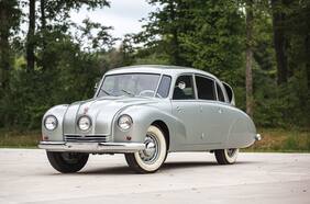 Un Tatra T87, el auto más odiado por Hitler, sale a remate