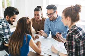 Cómo potenciar tu inteligencia emocional en el trabajo, según una especialista