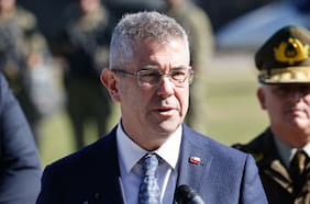 Jouannet responde a polémica por dichos de Arrau sobre política de seguridad de Boric y advierte déficit de carabineros