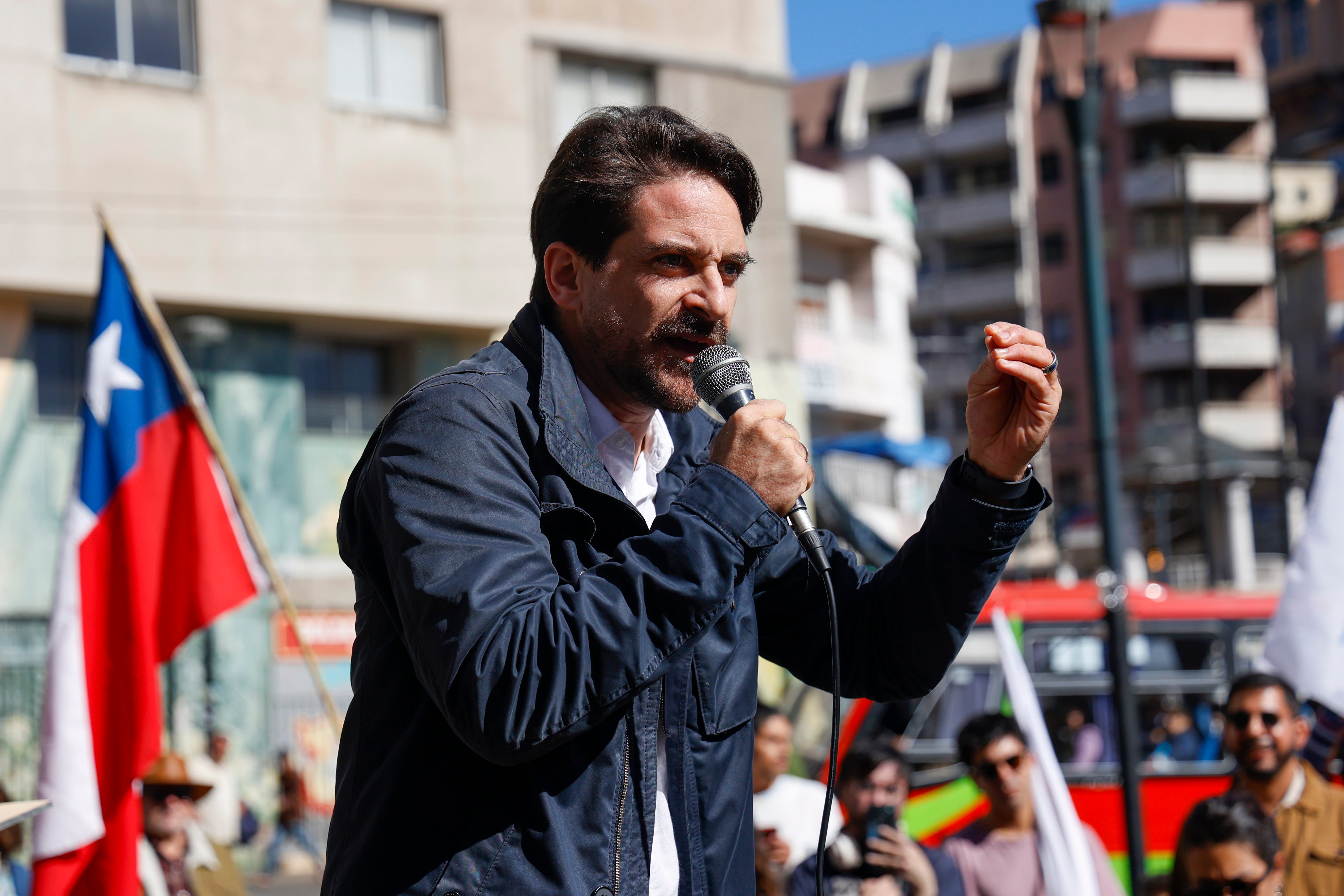 Candidato presidencial del Frente Amplio en un encuentro con sus adherentes en Valparaíso.
Raul Zamora/Aton Chile