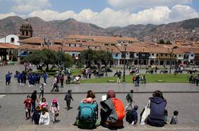 Reanudan servicio de trenes a santuario inca de Machu Picchu tras finalizar huelga en Cusco