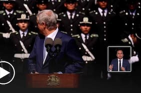 Funcionaria de Gendarmería se desmaya en pleno acto donde participaba el Presidente Kast