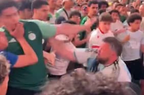 La violencia se toma Times Square: hinchas de Argentina y Argelia se enfrentan en pleno Mundial