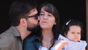 La defensa de Boric a la salud pública tras revelar que su hija pasó una semana en la UTI de hospital