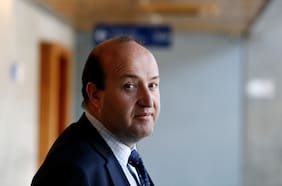 Corte de Apelaciones de Santiago acoge querella de capítulos contra exfiscal Manuel Guerra