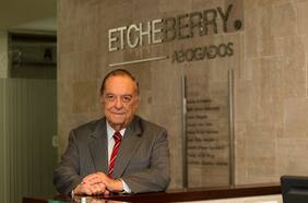 Muere abogado Alfredo Etcheberry, reconocido penalista y exconsejero de la Comisión Engel