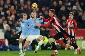 Manchester City vuelve a decepcionar y permite el empate del Brentford en los descuentos
