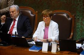 Diputada Hertz viajó en 2022 a España el mismo día que la Cámara registró inicialmente su ausencia con “justificación médica”