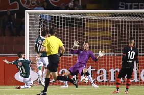 Hay que tener personalidad: arquero peruano sorprende y se declara mejor que Claudio Bravo