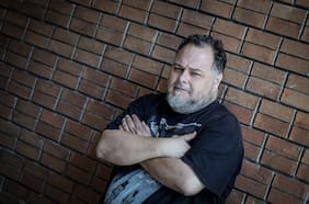 Reseña de libros: el perfil de Carlos Droguett por Alvaro Bisama y la novela gráfica de Conrad