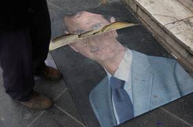 Qué se sabe de los miles de millones de dólares desaparecidos por el régimen de Assad en Siria