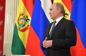 Bolivia se reúne con Rusia para debatir alianza militar