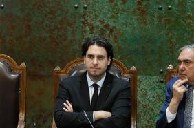 Control de identidad para inmigrantes agita a la Cámara: desde el PC al PS quitan piso a una de las prioridades de Mirosevic