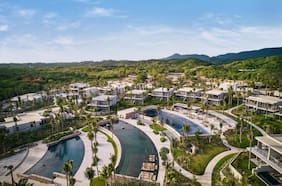 La lujosa y millonaria mansión donde Luis Miguel comenzó su 2024 junto a su pareja Paloma Cuevas