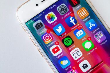 sara-kurfess-6lcT2kRPvnI-unsplash