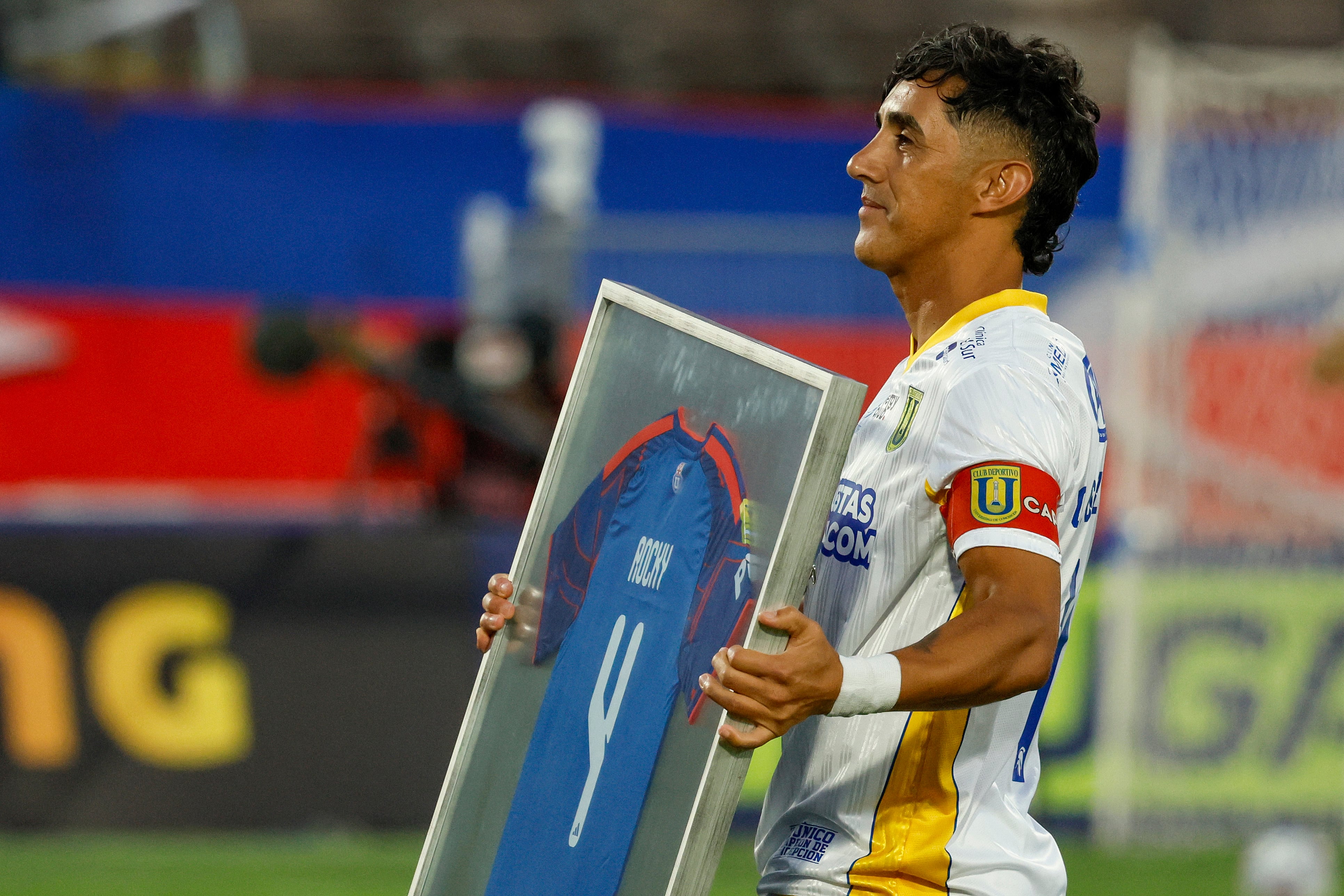 Osvaldo González respalda el proceso de Francisco Meneghini en la U y aborda los reclamos por la mano de Pablo Parra