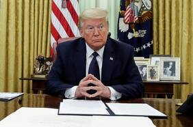 Un juez ordena bloquear el plan de Trump para suspender las subvenciones y préstamos federales