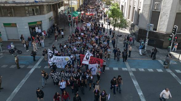 Confech cuestiona eventual extensión de “Escuelas Protegidas” a la educación superior: advierte “criminalización” del movimiento estudiantil