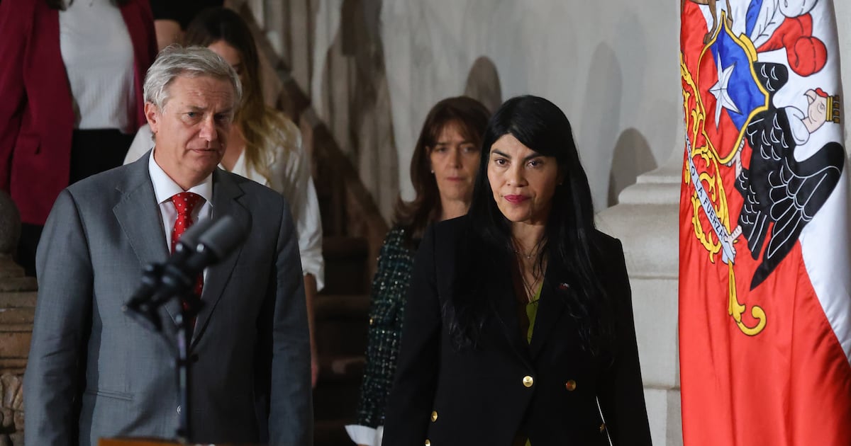 Ministra de Ciencia evacuada por funcionarios tras agresiones en Universidad Austral de Valdivia